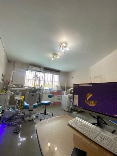 عکس دندان پزشکی دکتر قضاوتی
