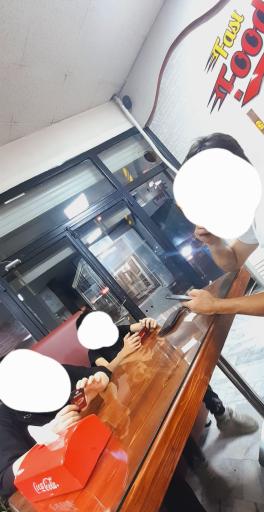 عکس کافه رستوران ژیوِرن