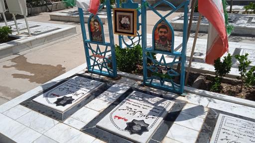 عکس آرامگاه شهید دانیال رضا زاده و حسین زینال زاده