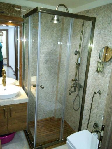 عکس شیشه و آینه  امیر