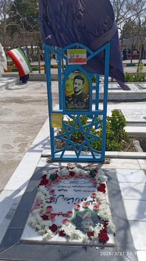 عکس آرامگاه شهید دانیال رضا زاده و حسین زینال زاده