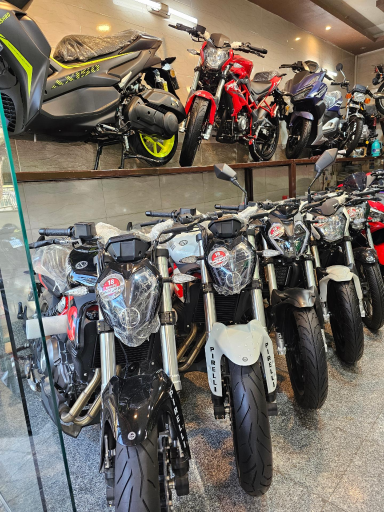 عکس فروشگاه موتورسیکلت رضا