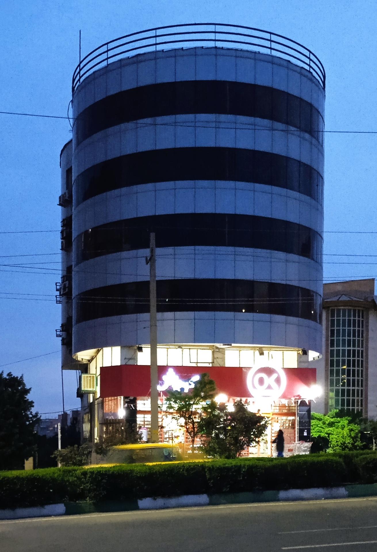 عکس فروشگاه افق کوروش شعبه کوی مدرس