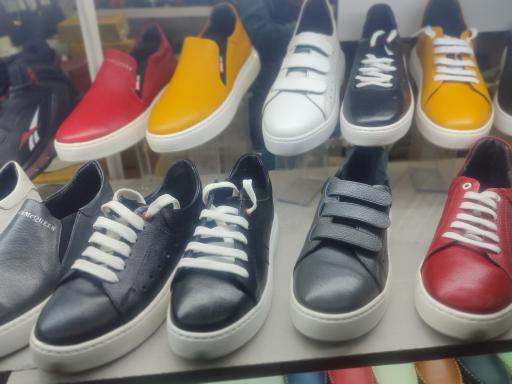 فروشگاه کیف و کفش چرم کاریبو