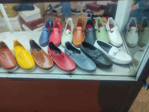 عکس فروشگاه کیف و کفش چرم کاریبو