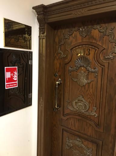 عکس دفتر وکالت دکتر محمدحسین مومن