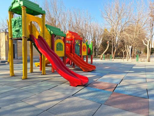 عکس زمین بازی کودکان