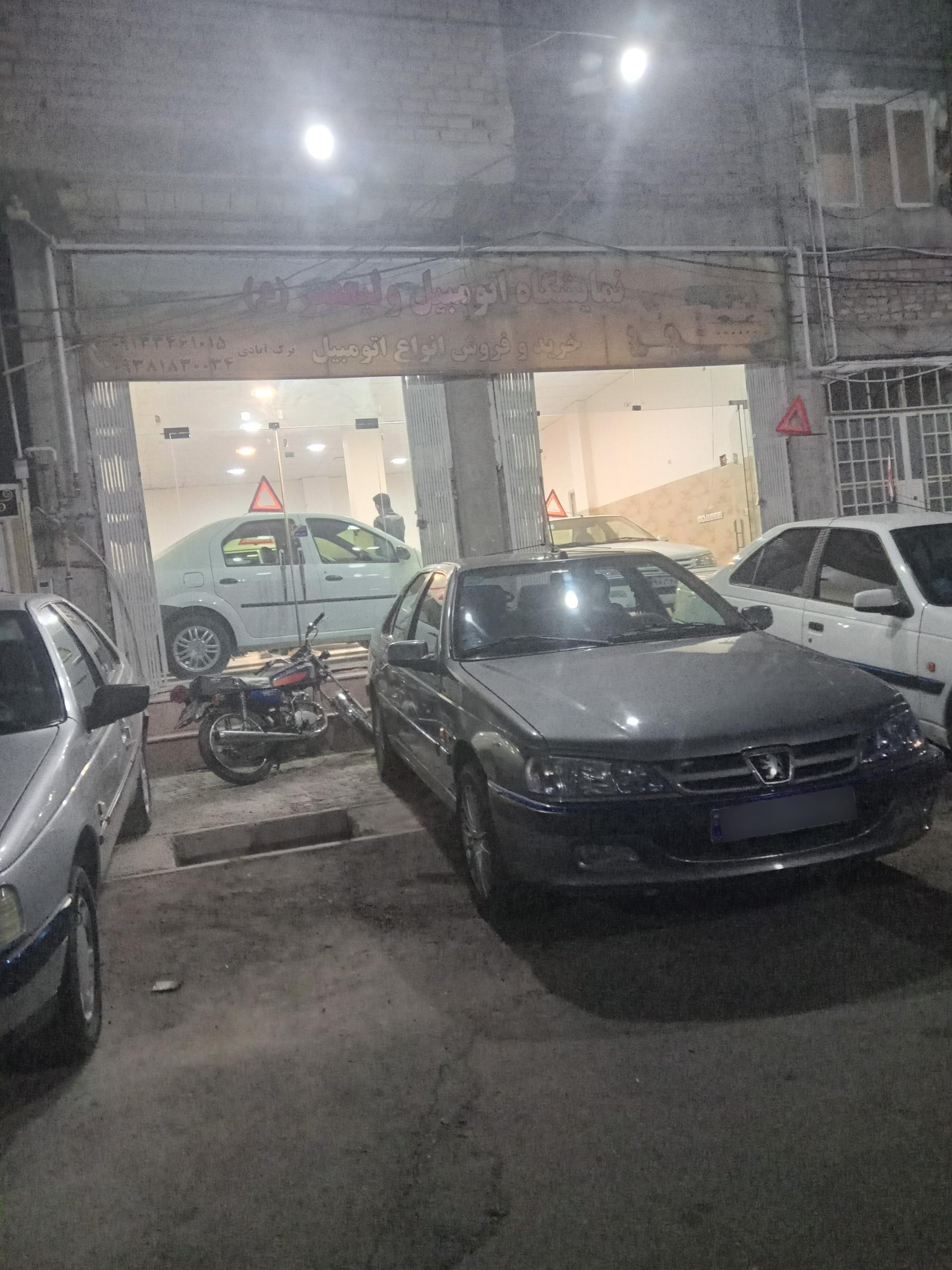 عکس نمایشگاه اتومبیل ولی عصر(ع)