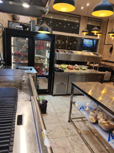 عکس فست فود بلوط خاورشهر