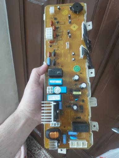عکس تعمیرات برد الکترونیکی لوازم خانگی 