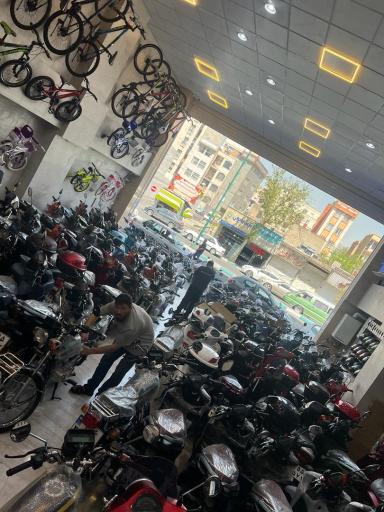 عکس فروشگاه موتور سیکلت حسینی