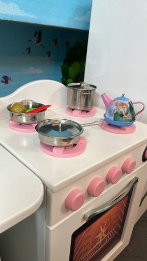 عکس خانه بازی چوبین 