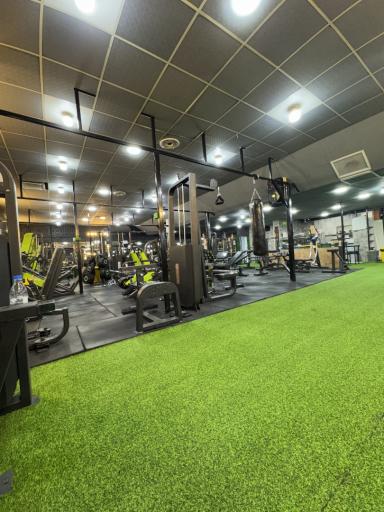 عکس باشگاه بدنسازی الماس سفید