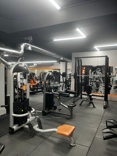 عکس باشگاه بدنسازی پرو وان 