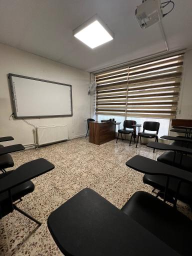 عکس آموزشگاه زبان ایران کانادا