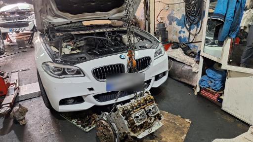 عکس تعمیرگاه اتوتست