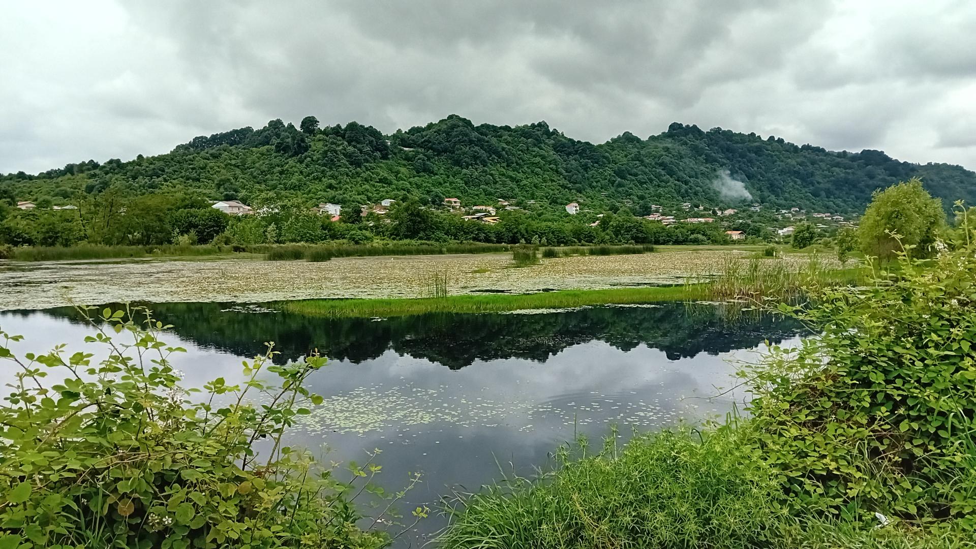 عکس آبگیر پرشکوه