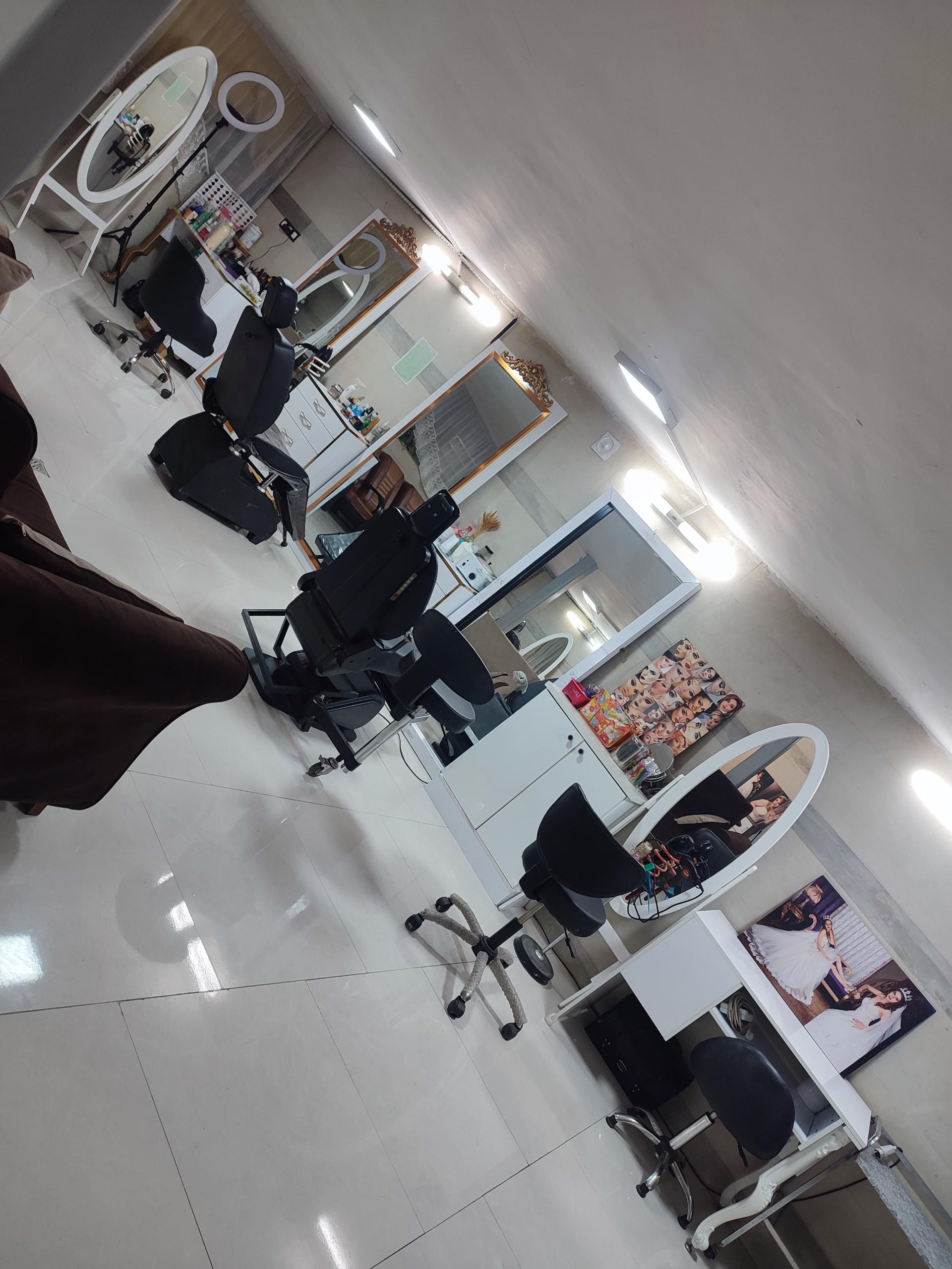 عکس سالن زیبایی تک