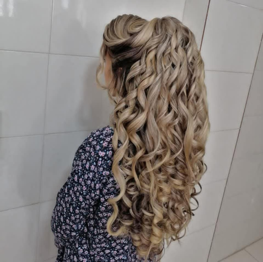 عکس سالن آرایش و زیبایی چرز