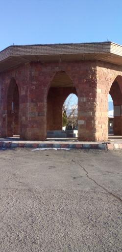 عکس مرقد امام جمعه آذرشهر و شهید مدنی و غفاری