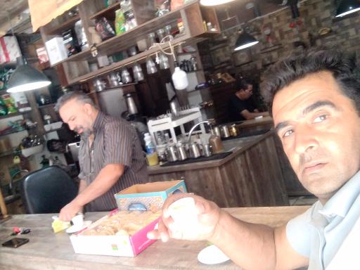 کافه قهوه دایی رضا