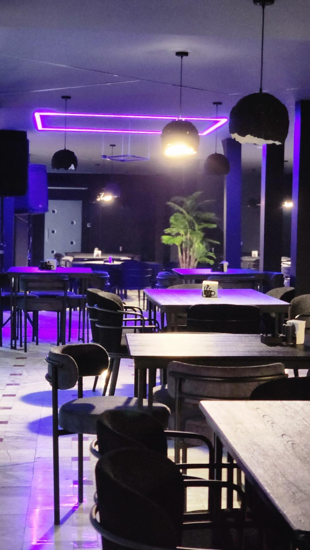 عکس کافه رستوران هناس