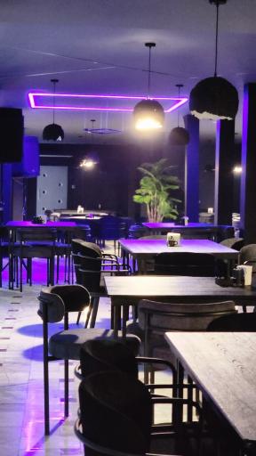 عکس کافه رستوران هناس