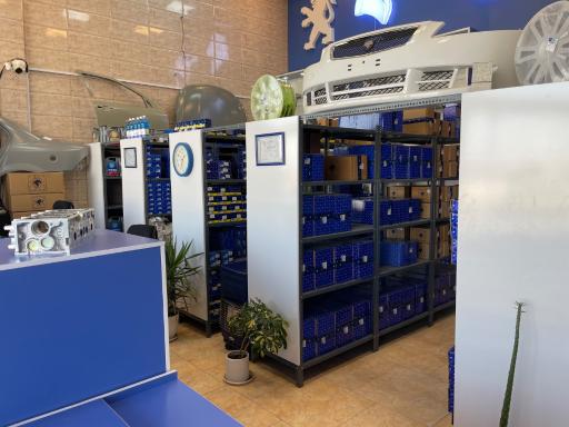 عکس فروشگاه ایساکو آریا یدک اعتماد