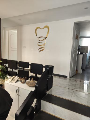 عکس دندانپزشکی دکتر تیموری