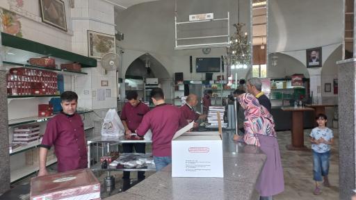 عکس شیرینی سرای حاج خلیفه علی رهبر