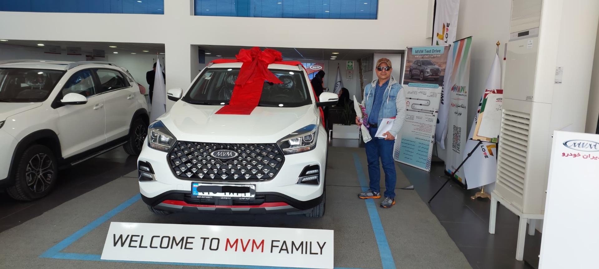 عکس نمایندگی مدیران خودرو متوسل