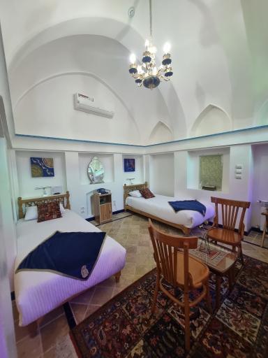 عکس هتل گیواک کاشان