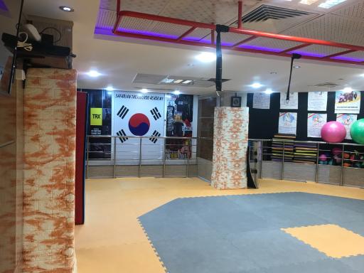 عکس باشگاه ورزشی لوتوس