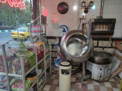 عکس تولیدی نقل و حلوای نارمک