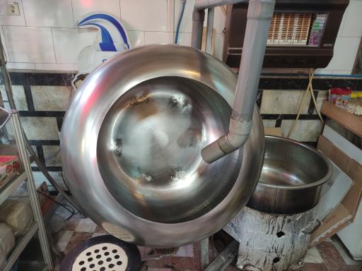 عکس تولیدی نقل و حلوای نارمک