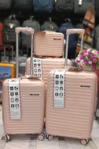 عکس فروشگاه کیف و چمدان چرم دو غزال