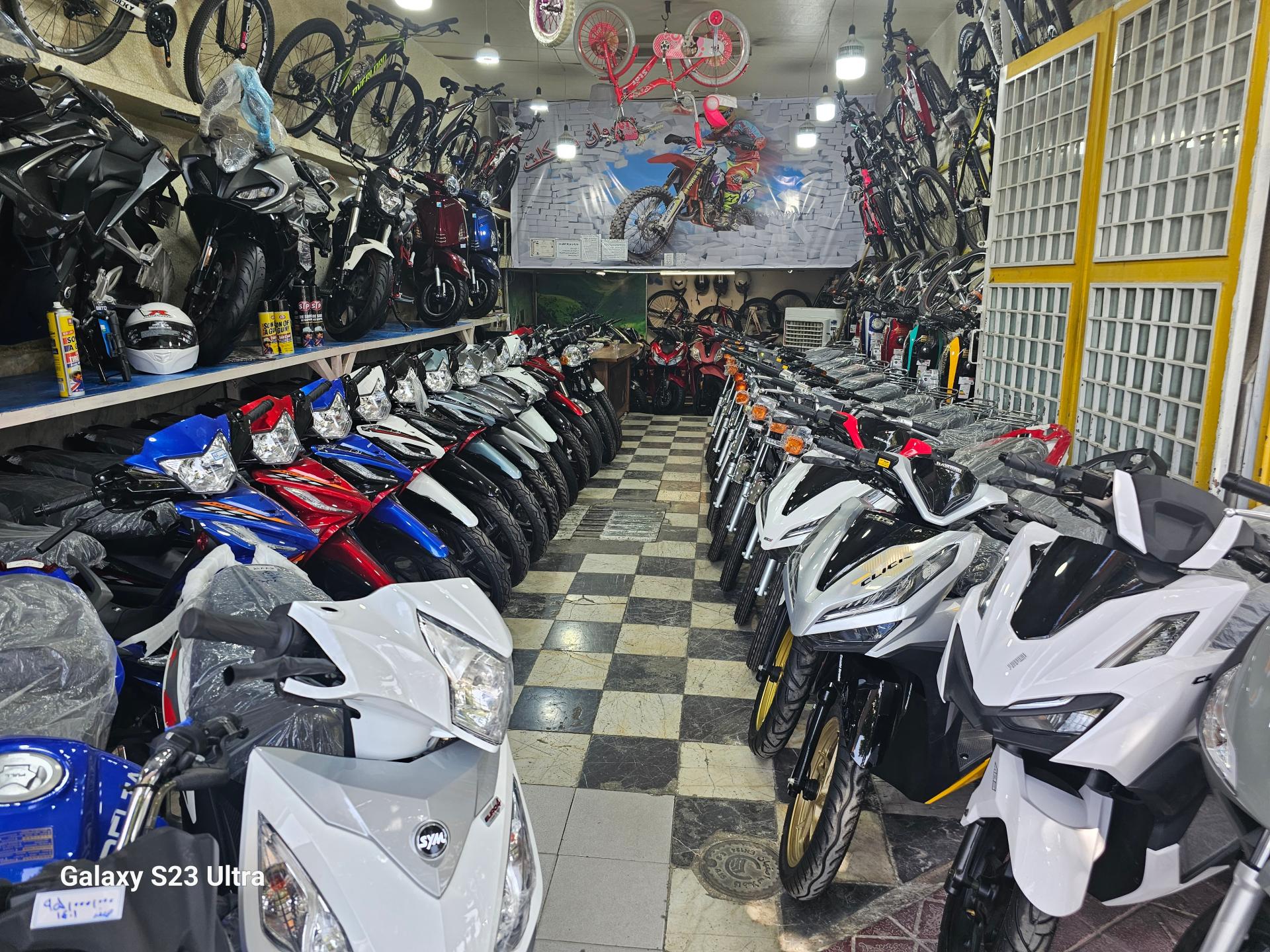 عکس فروشگاه موتورسیکلت بهروان
