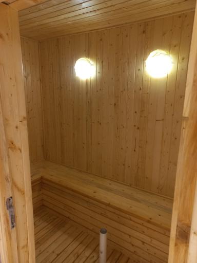 عکس رنگکاری چوب ایرج