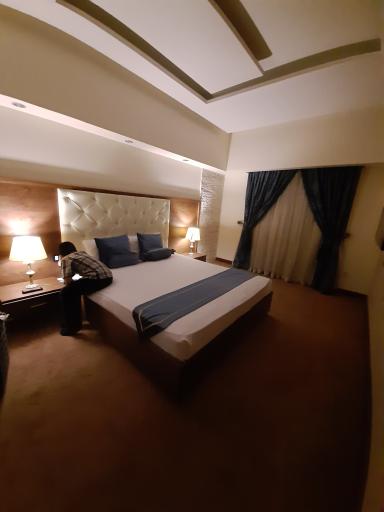 عکس هتل آپارتمان امید