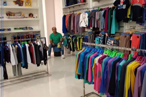 عکس فروشگاه تعطیلات