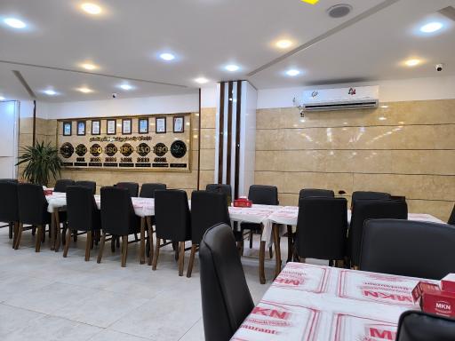عکس رستوران  زنجیره ای مصطفی کلبادی نژاد