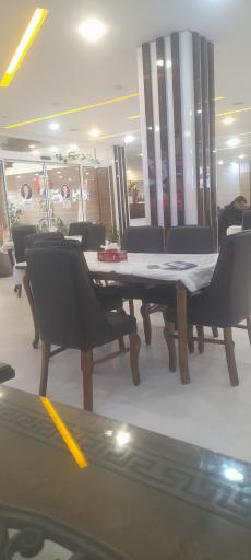 عکس رستوران  زنجیره ای مصطفی کلبادی نژاد