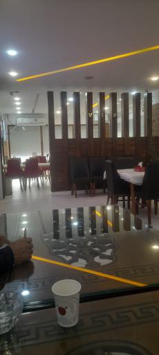 عکس رستوران  زنجیره ای مصطفی کلبادی نژاد