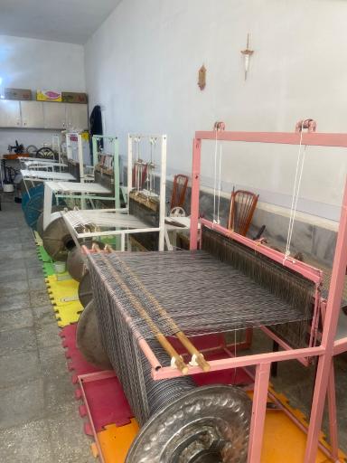 عکس پارچه بافی سنتی طون