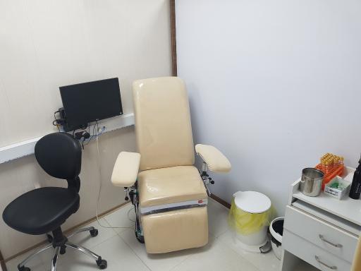 عکس آزمایشگاه تشخیص پزشکی راد