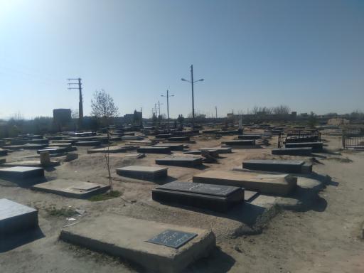 عکس گورستان تازه قلعه