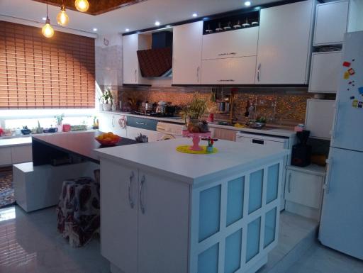 عکس کابینت فروشی تک کابین