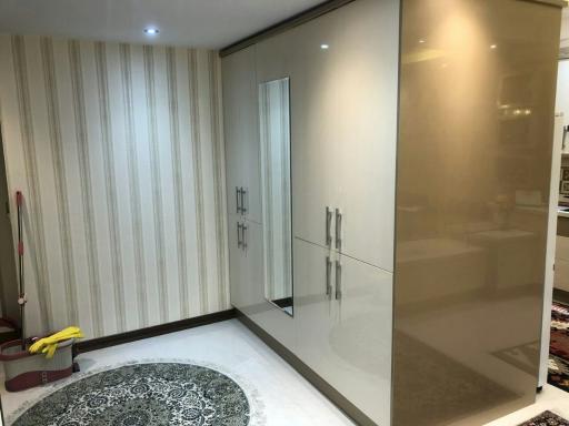 عکس کابینت فروشی تک کابین