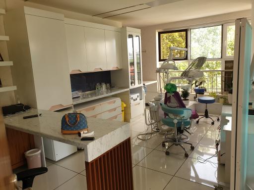 عکس دکتر یوسف نازی متخصص دندان پزشکی