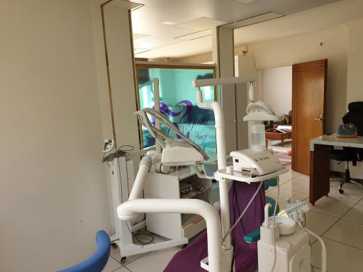 دکتر یوسف نازی متخصص دندان پزشکی